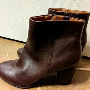 Vionic Brown Booties